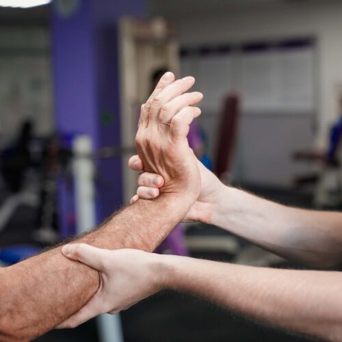 Масаж та ЛФК при артриті: чому це працює