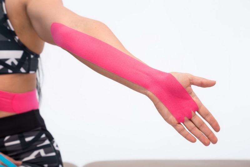 Тейпування при тунельному синдромі: коли це працює?