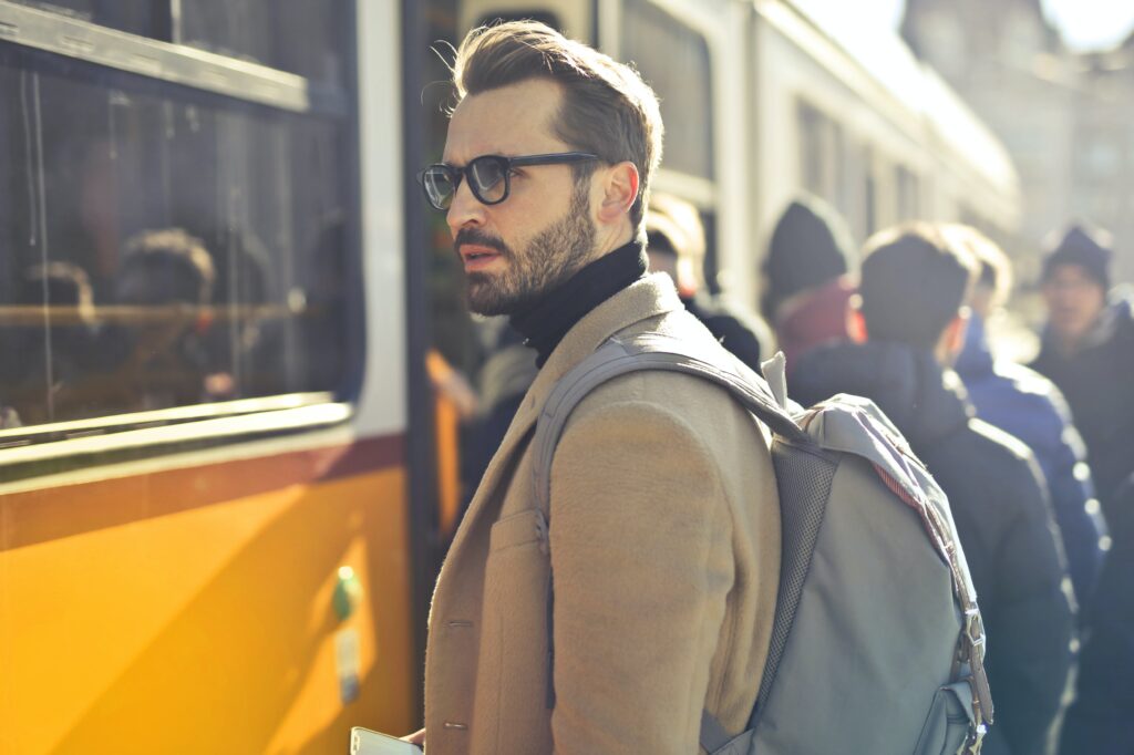 Як носити рюкзак, щоб не боліла спина?