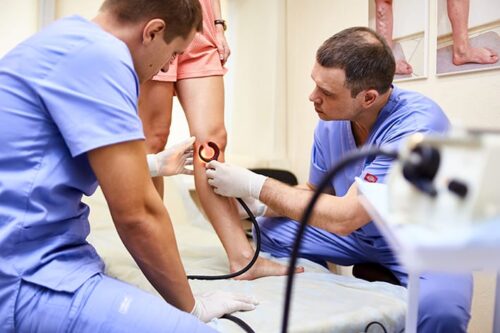 Як виглядає консультація флеболога з УЗД одразу на прийомі?