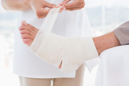 Як зняти набряк суглоба без медикаментів?