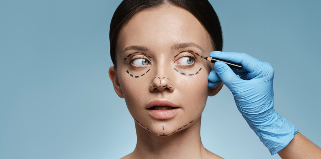 Блефаропластика верхніх повік: як відбувається операція?