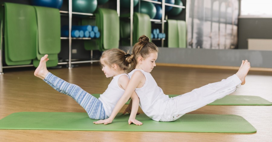 Как исправить осанку у ребенка?