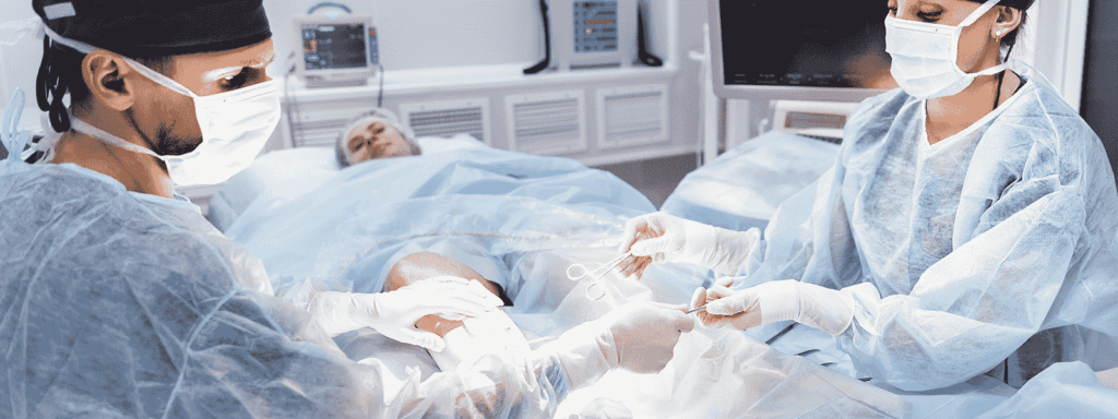 Сосудистый хирург: что лечит и когда к нему идти?